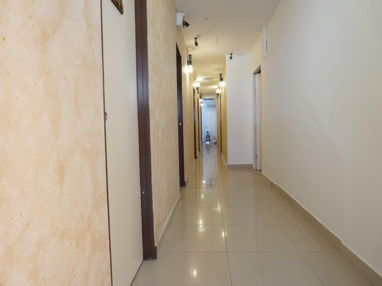 Oyo 90121 Summer House Bed & Cafe كوالالمبور المظهر الخارجي الصورة