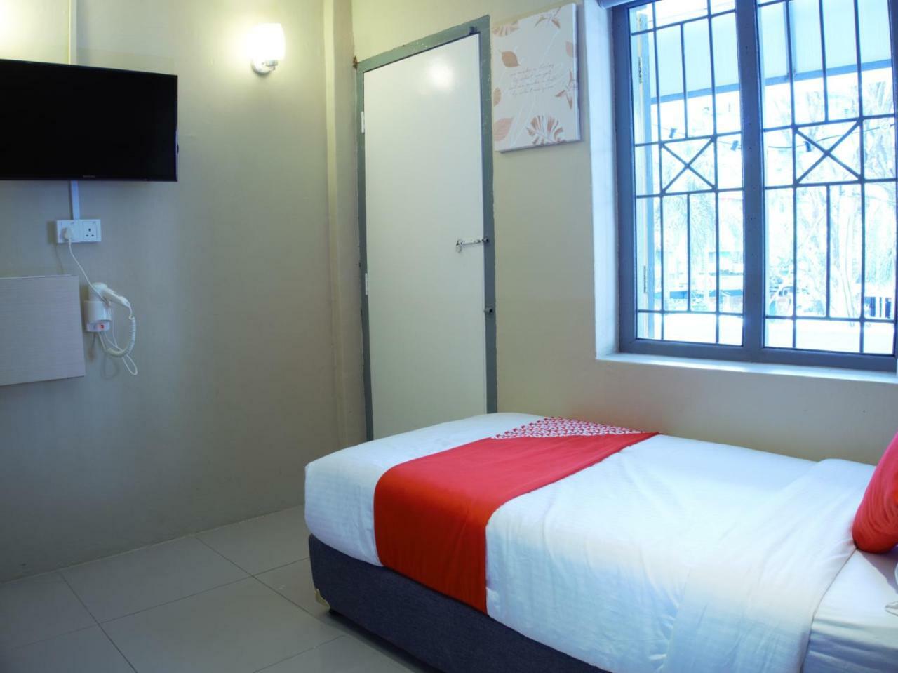 Oyo 90121 Summer House Bed & Cafe كوالالمبور المظهر الخارجي الصورة